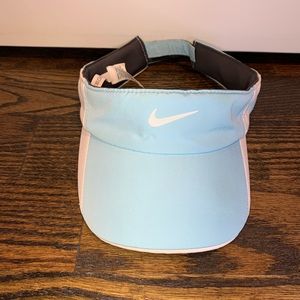 NWOT Nike Golf Visor